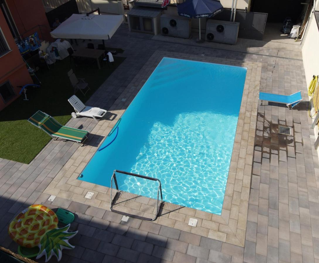 Hotel Eolo Sermide Bagian luar foto