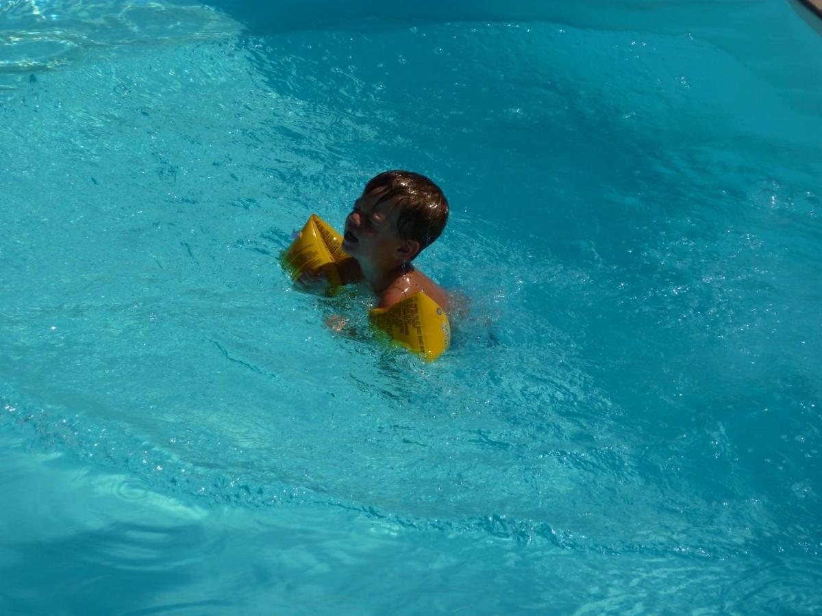 Hotel Eolo Sermide Bagian luar foto