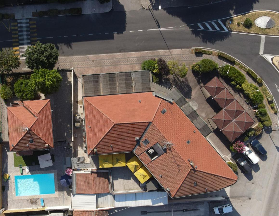 Hotel Eolo Sermide Bagian luar foto