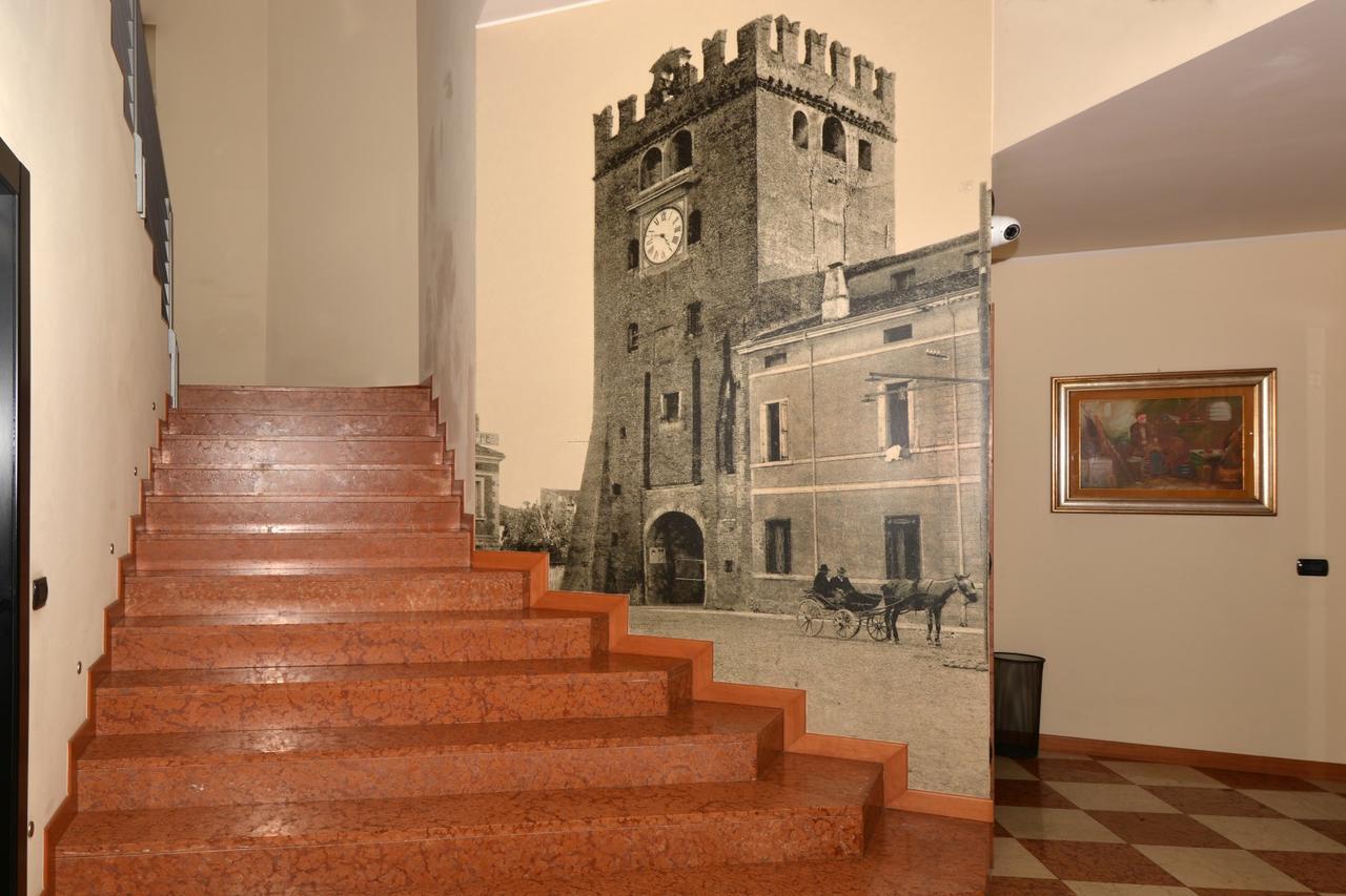 Hotel Eolo Sermide Bagian luar foto