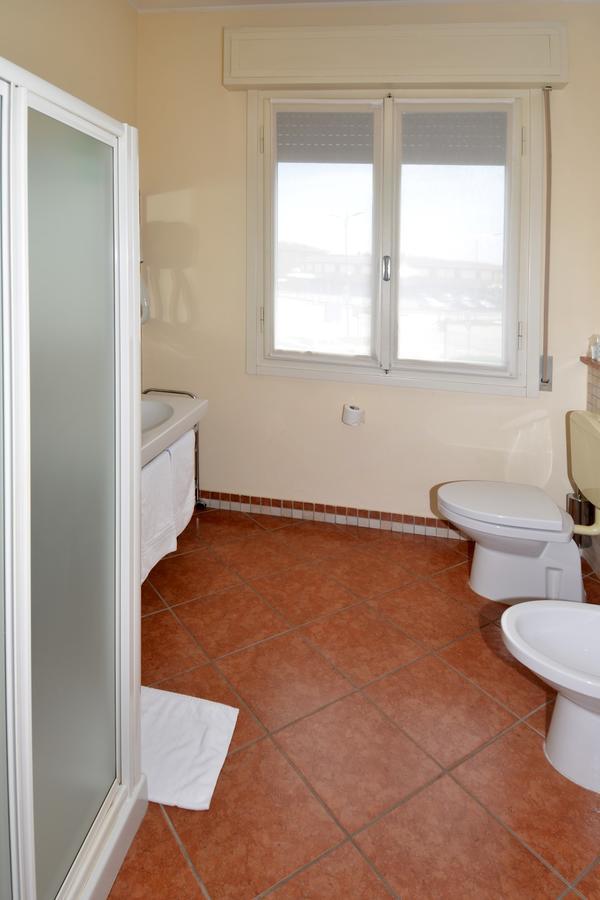 Hotel Eolo Sermide Bagian luar foto