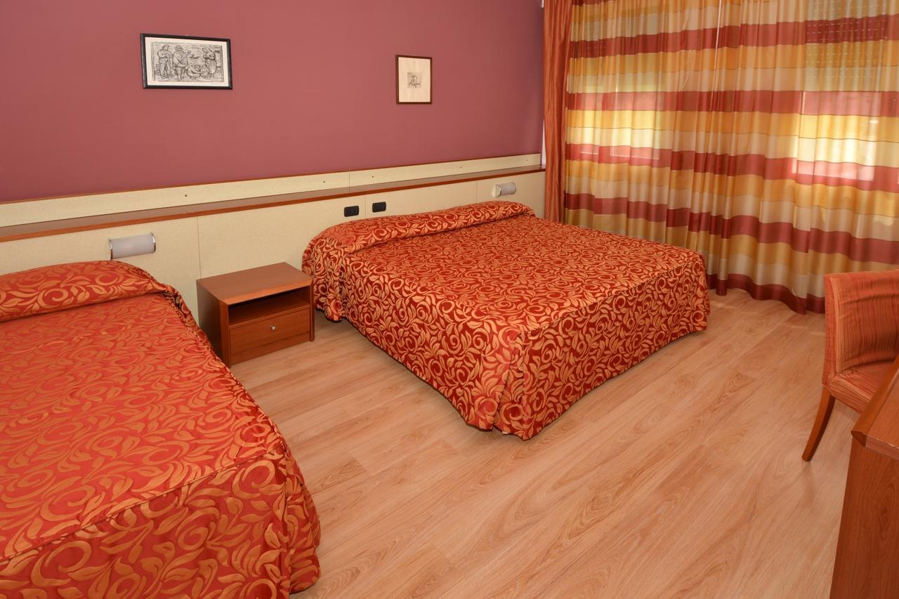 Hotel Eolo Sermide Bagian luar foto