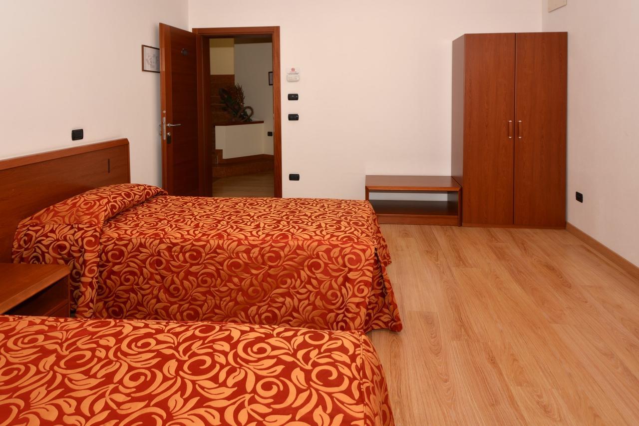 Hotel Eolo Sermide Bagian luar foto
