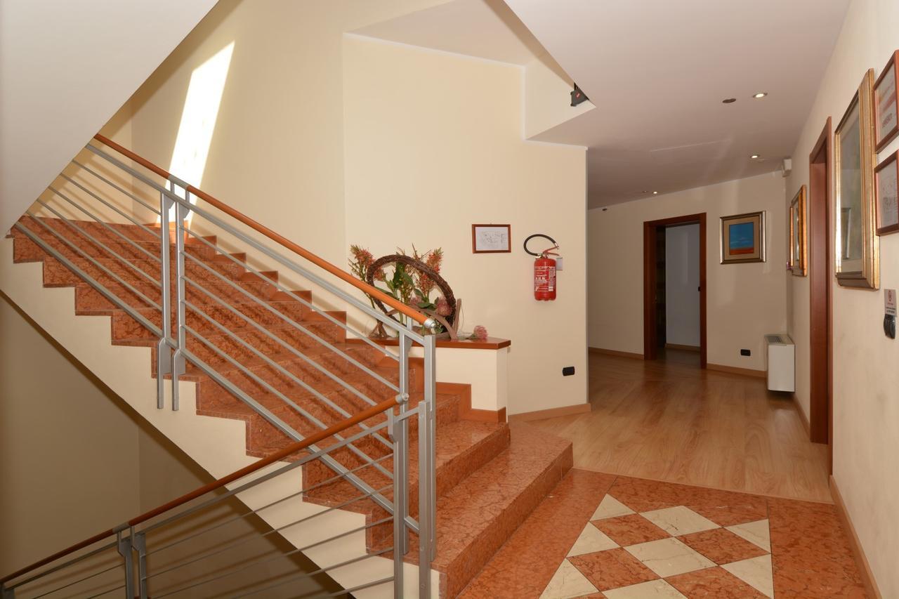 Hotel Eolo Sermide Bagian luar foto