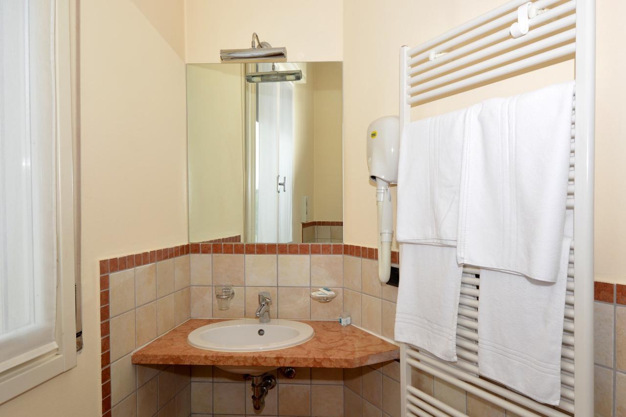 Hotel Eolo Sermide Bagian luar foto